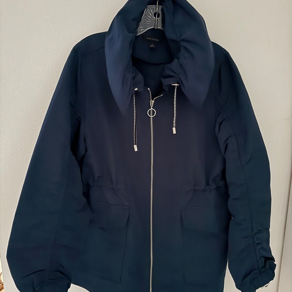 Ann Taylor wind breaker - Picture 2 of 7